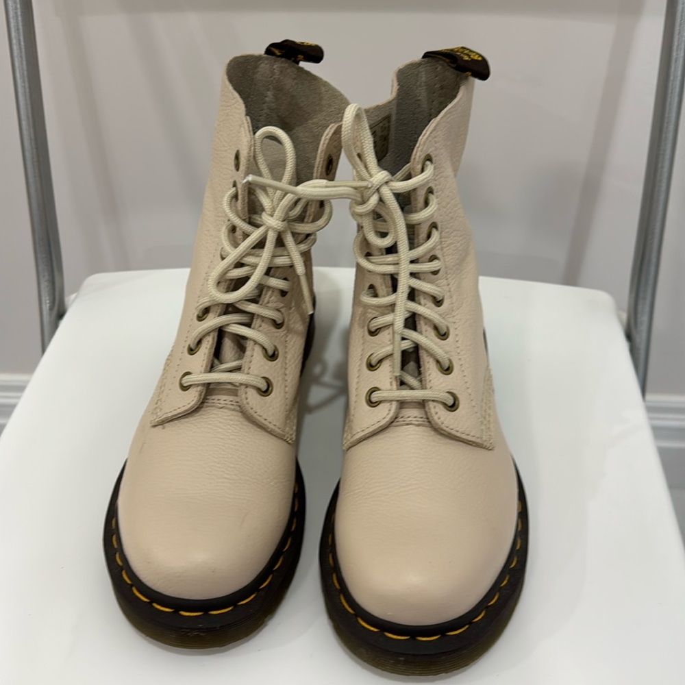 Dr.Marten 1460 smooth leather boots